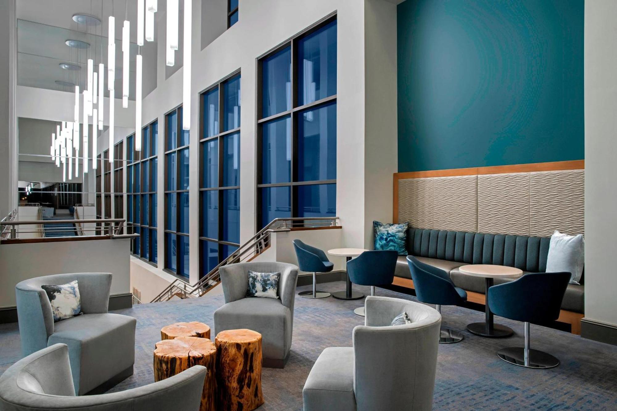 Delta Hotels By Marriott Richmond Downtown Exterior foto